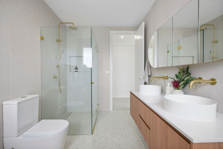 Aspen Main Bathroom 2