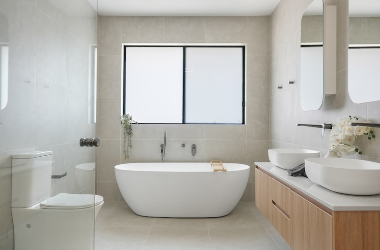 Ashmont Homes Gregory Main Bathrioom