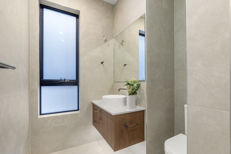 Powder room 1