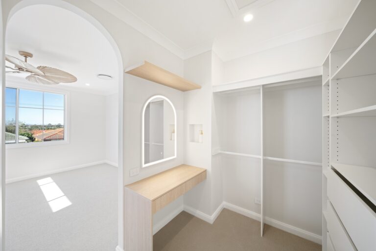 Willow Walk-in Wardrobe